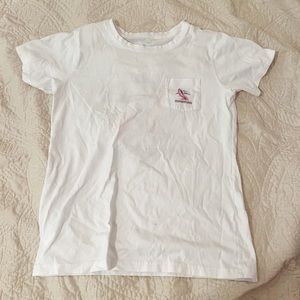 VINEYARD VINES t-shirt - worn only twice - great condition
